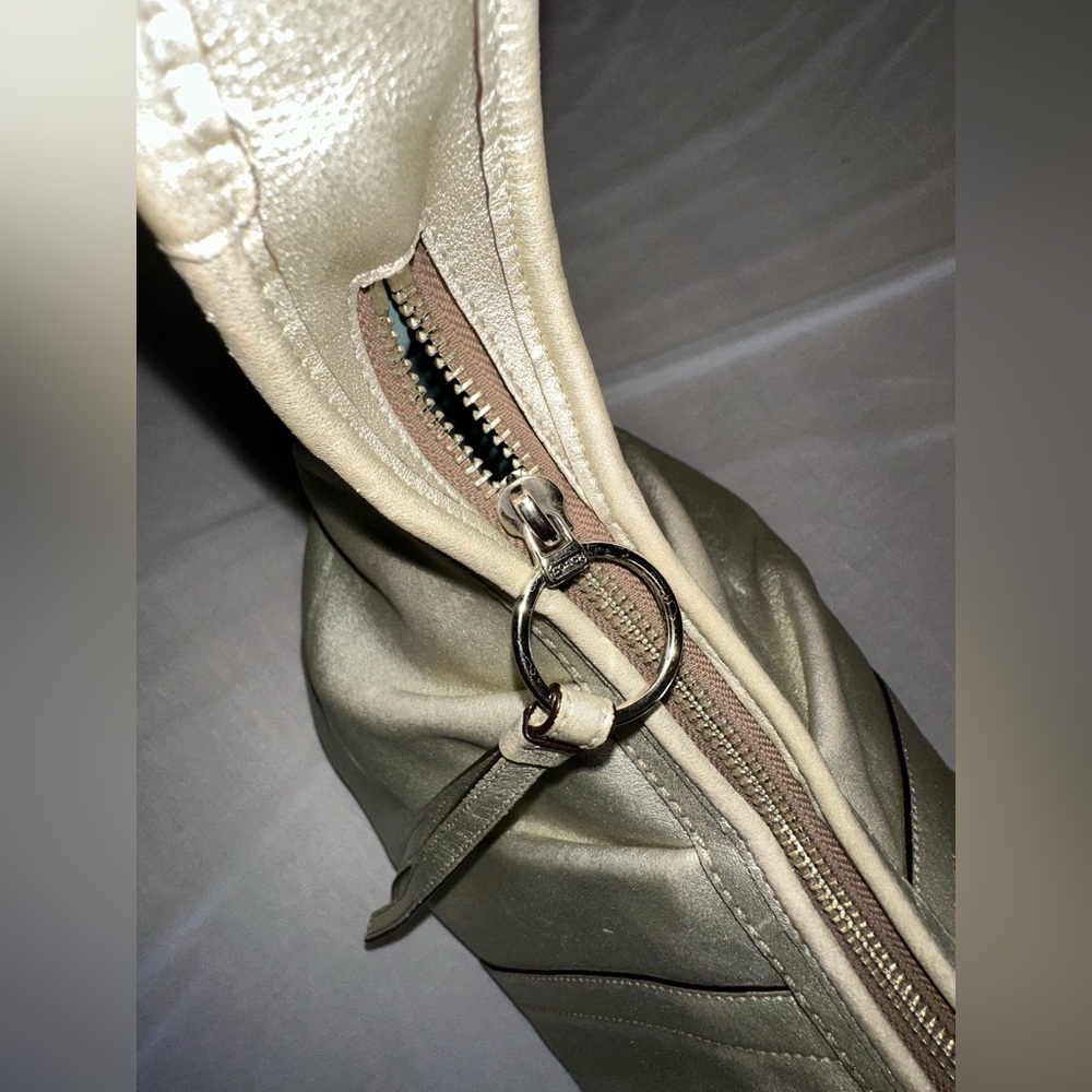 Coach •  Vintage Gold Shoulder Hobo Ergo Pleated Purse • Leather Bag - Picture 3 of 11